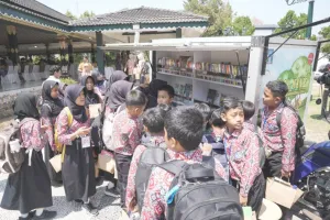 Perkuat Budaya Literasi Melalui Layanan Perpustakaan