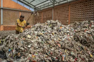 Sampah Pesisir Menumpuk, Ekonomi Sirkular Jadi Jalan Keluar