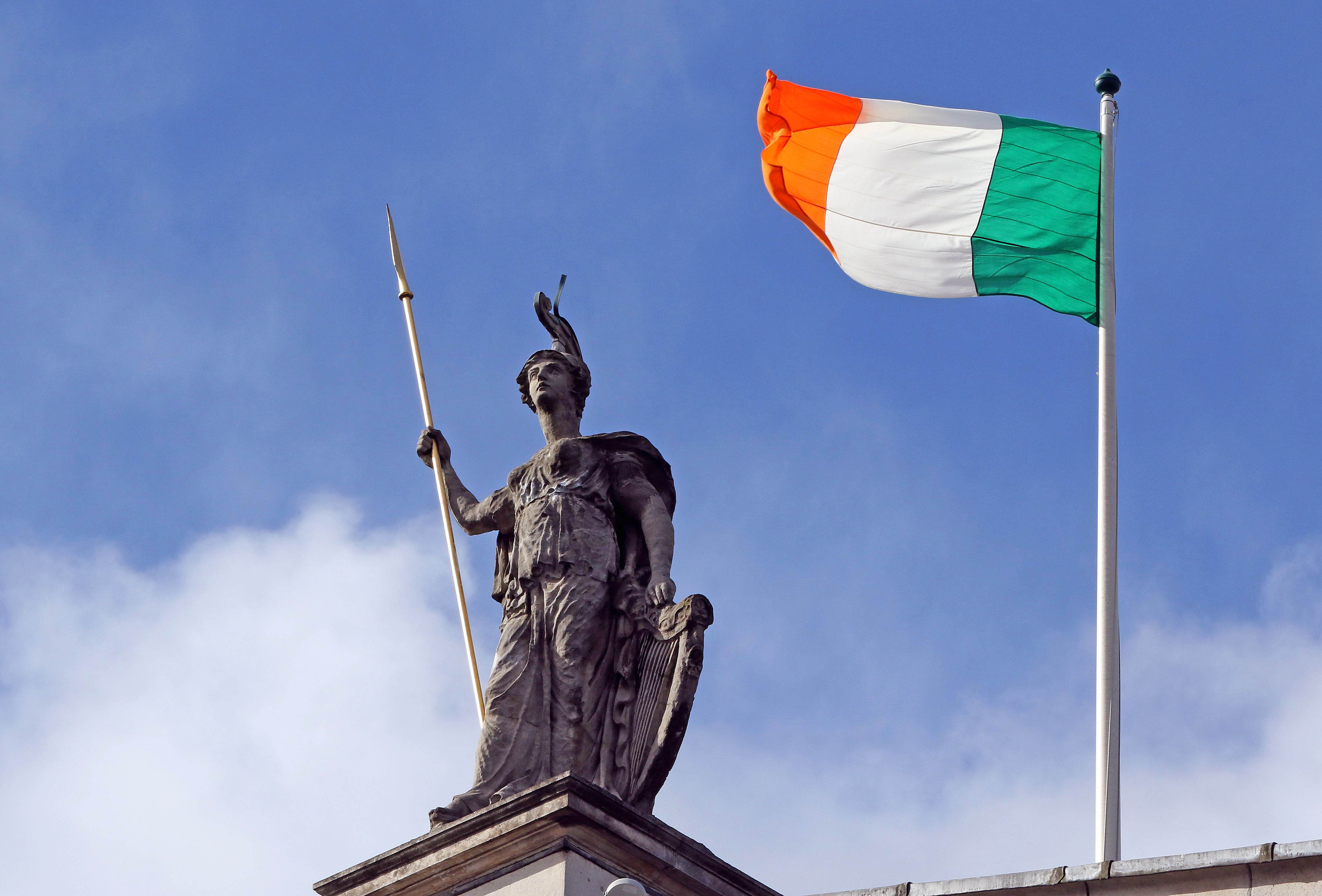Trump Sebut Penyatuan Irlandia Hal Natural, Abaikan Respo...