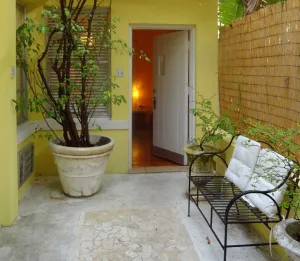 7 Ide Renovasi Rumah Subsidi Bagian Belakang, Jadi Nyaman dan Tetap Fungsional! 
