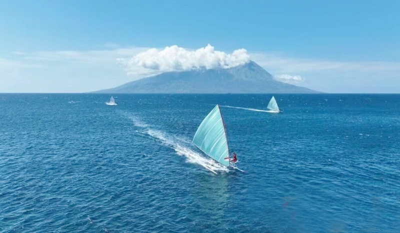 Arungi Laut dengan Perahu Layar Sangiang dan Eksotisme Savana Tambora lewat "Sport Tourism" Gerakkan Ekowisata Alam