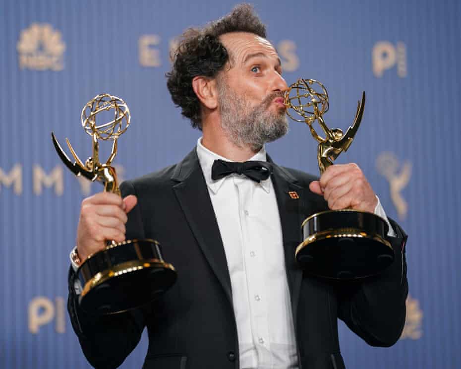 Ini Daftar Lengkap Pemenang Emmy Awards 2026, Widow's Bay...