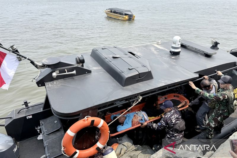 Kapal RBB Lanal Banjarmasin Bergerak Cepat, 22 Korban Selamat KM Virgo Berhasil Dievakuasi