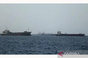IRGC: Kapal Supertanker Meledak Usai Hantam Ranjau di Selat Hormuz