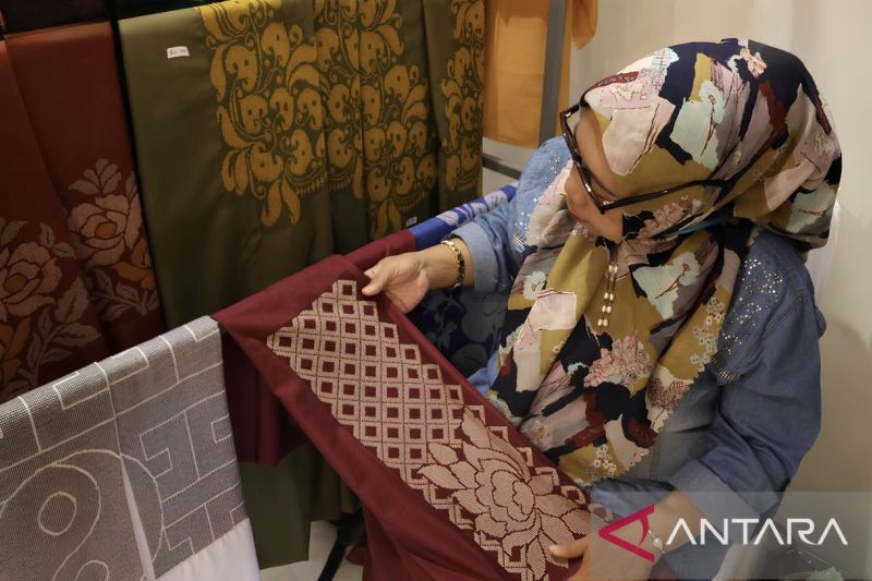 Karawo Gorontalo, Kain Ikat Tradisional yang Dibuat Sepenuhnya dengan Tangan.