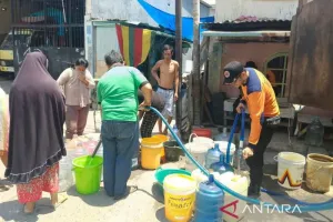 Kesulitan Air Bersih, BPBD Makassar Distribusikan 3 Juta Liter Air ke Warga 