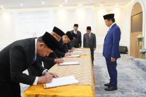 Menag Nasaruddin Umar Lantik Basnang Said sebagai Dirjen Pesantren dan 4 Pimpinan PTKN.