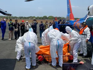 Polri Evakuasi Dua Jenazah KM Virgo Transport 8 dengan Helikopter