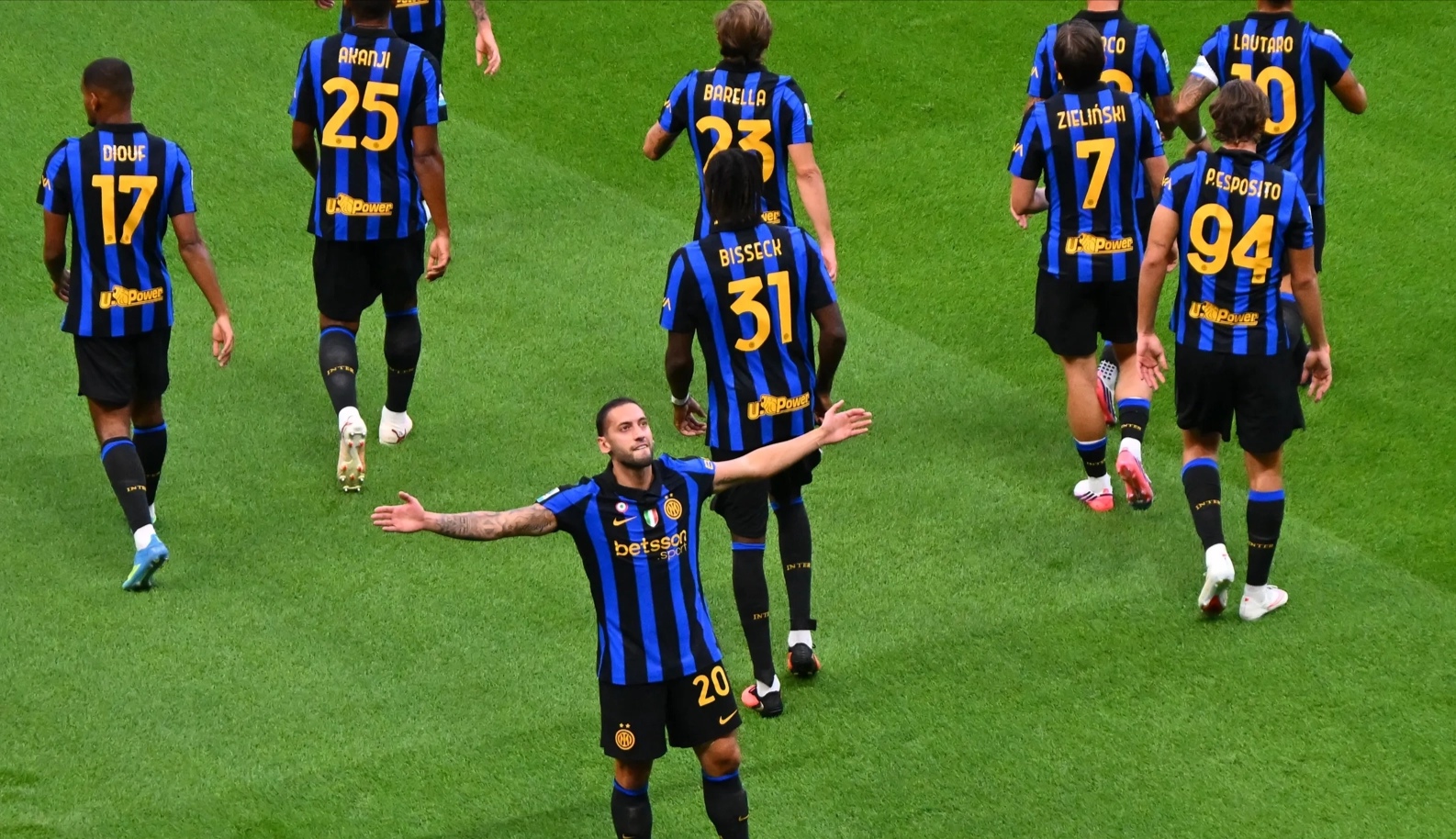 Sempat Tertinggal Dua Gol, Inter Bangkit Mengalahkan Udin...