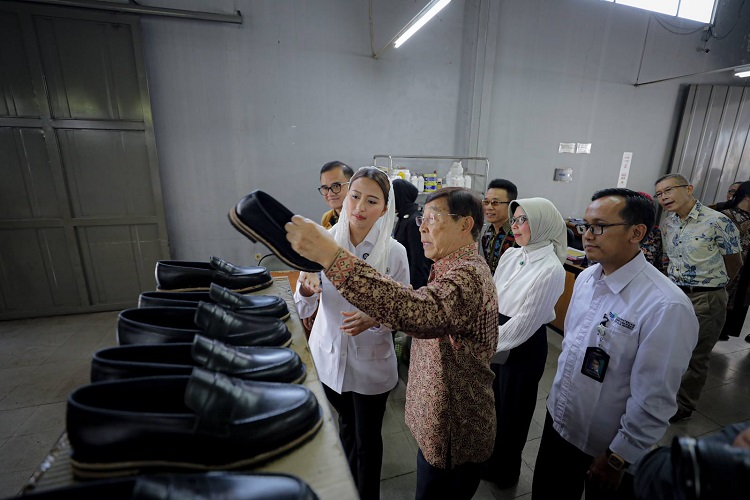 Wali Kota: Pemkot Bandung Dorong Industri Sepatu Perluas Pasar Ekspor  