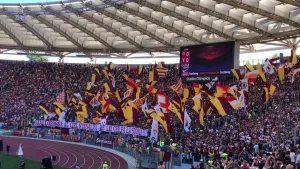 16 Suporter AS Roma Dilarang Masuk Stadion karena Salam Fasis