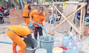 Cilandak Kekeringan! Warga ...