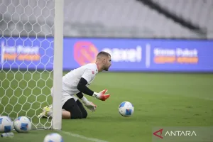 Dua Pemain Indonesia Tampil! Ajax Hancurkan Willem II, Ini Hasilnya