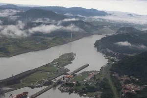 El Nino Paksa Terusan Panama Kurangi Lalu Lintas Kapal