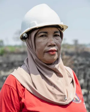 Melawan Api dan Patriarki: Emak-emak Kalimantan di Garis Depan Lahan Gambut Kalimantan