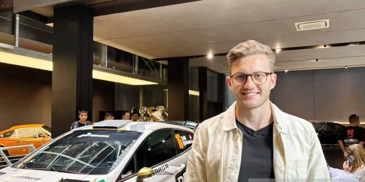 Nasi Padang Bikin Pembalap Swedia Kevin Hansen Ketagihan Jelang FIA Rallycross World Cup 2026