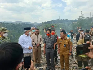 Wali Kota Bandung Tutup Lah...