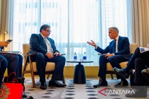 Airlangga Bertemu PM Kanada, Jajaki Investasi Mineral Kritis hingga Energi Nuklir