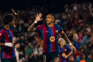 Barcelona Benamkan Racing Santander 7-2, Raphinha Cetak Hattrick