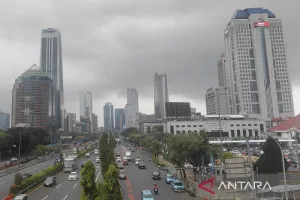 BMKG: Sebagian Besar Kota di Wilayah Indonesia Berawan–Hujan Ringan pada Kamis