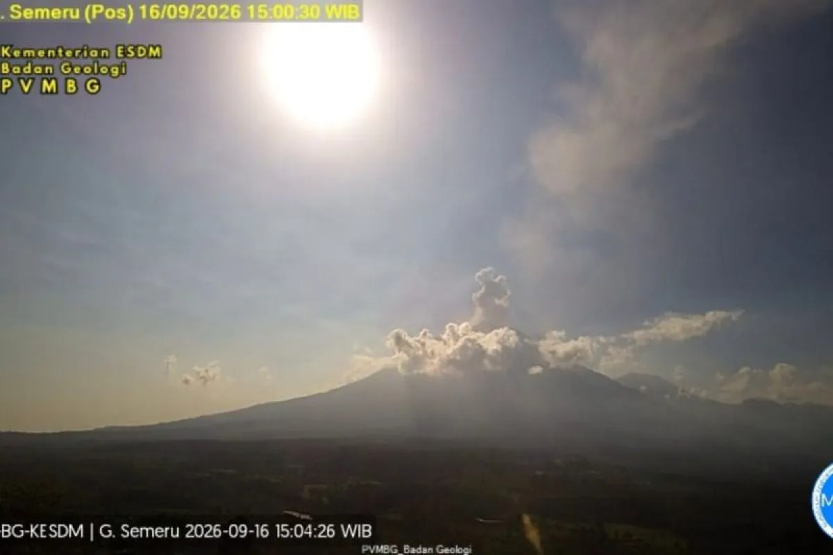 Gunung Semeru Erupsi Lagi Disertai dengan Suara Dentuman ...