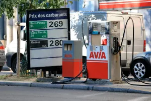 Harga BBM Meroket, Prancis Pastikan Pasokan Minyak Tetap Aman