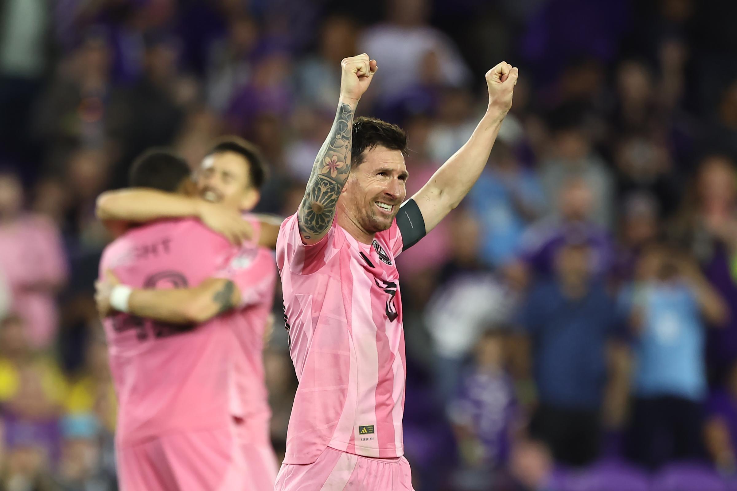 Messi Cetak Gol ke-100 untuk Inter Miami, Bawa Pulang Tro...