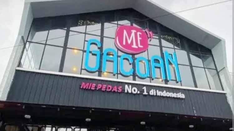 Outlet Mie Gacoan Dihentikan Operasionalnya oleh DLHP Amb...