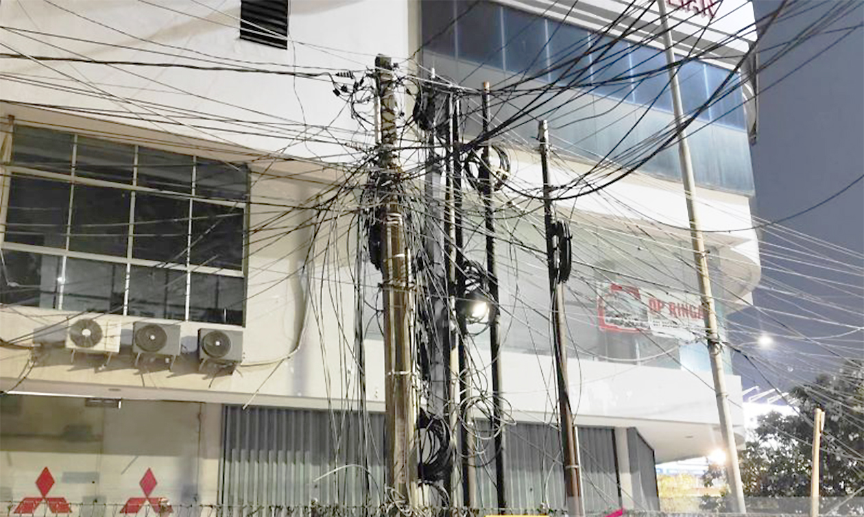 Tiga Tahun Lagi Langit Bekasi Bebas "Sarang Laba-Laba", Pemkot Mulai Tanam Kabel Bawah Tanah