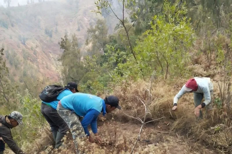 Tim Gabungan Tekan Potensi Titik Api dari Gunung Butak Kembali Meluas