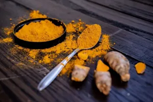 Bukan Cuma Bikin Masakan Kuning, Kunyit Juga Baik untuk Usus