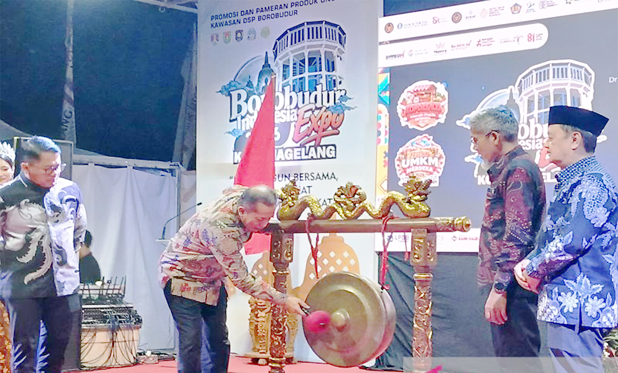 Menkop Ferry Tekankan Koperasi Desa Merah Putih Wajib Utamakan Produk UMKM Lokal