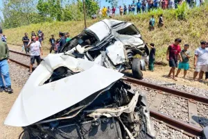Sebuah Mobil Tertabrak KA Ijen Ekspres di Jember, Pengemudi Tewas, Begini Kronologinya! 