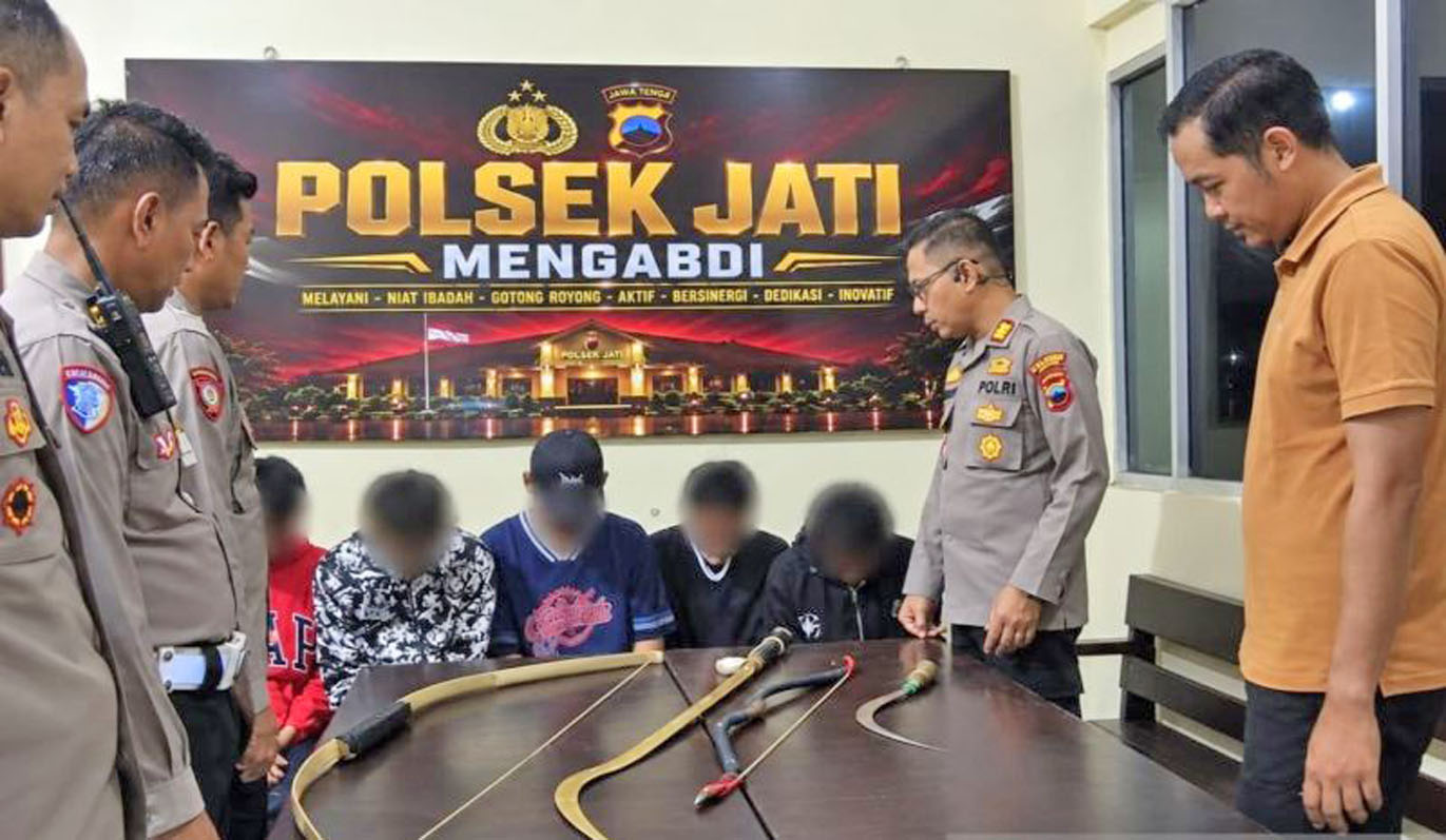 Dengan Patroli Siber, Tawur...