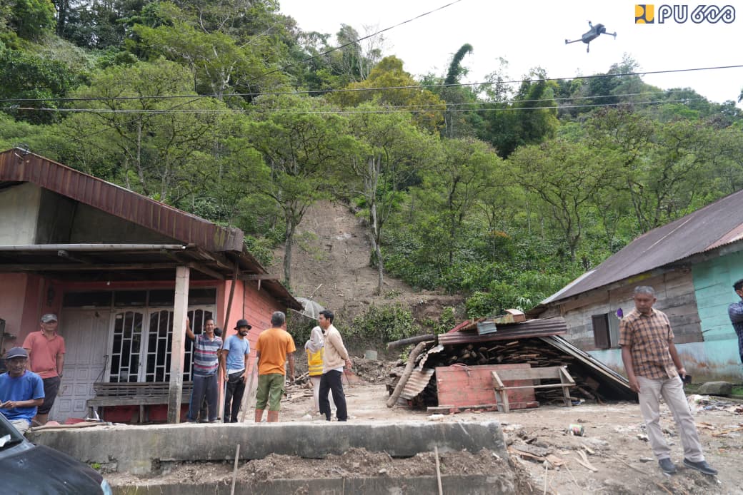 Tinjau Longsor Aceh Tengah, Menteri PU Bakal Uji Geoteknik - Fokus Selamatkan 8 Rumah Warga di Kampung Sanehen