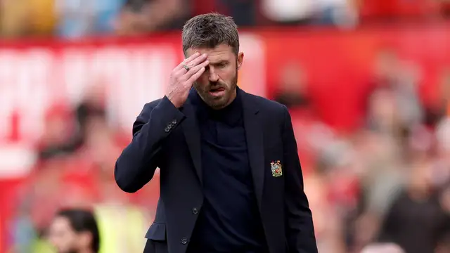 Michael Carrick Tetap Dukung Penggunaan VAR Usai Manchest...