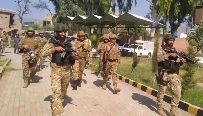 Pasukan Komando Pakistan Ba...