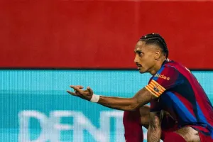 Raphinha Hattrick, Barcelona Menang 3-1 atas Sevilla