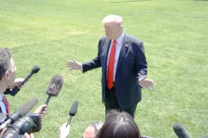 Donald Trump Beri Peringatan Terakhir Soal Konflik Iran