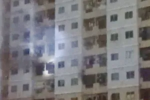 Kebakaran Apartemen Teluk I...