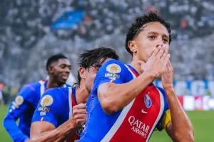 PSG Menang Dramatis atas Marseille, Gol Torres dan Marquinhos Jadi Penentu