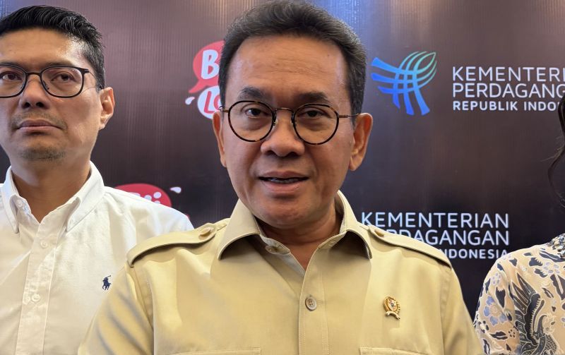 Stok Beras Premium Masih Langka, Mendag Tegaskan Berkomun...