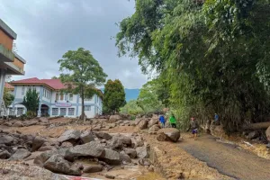 Banjir Bandang Terjang Arosuka, Pemkab Solok Tetapkan Status Tanggap Bencana.