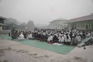 Karhutla Belum Reda, Dompet Dhuafa Gelar Doa Bersama Memohon Turun Hujan di Tengah Kabut Asap