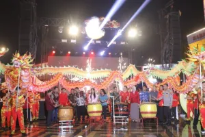 Keharmonisan Budaya dan  Tradisi Ditampilkan dalam Singkawang Mooncake Festival