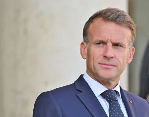 Macron Desak Uni Eropa Korbankan Standar Mutu BBM, Ditengah Harga yang Meroket
