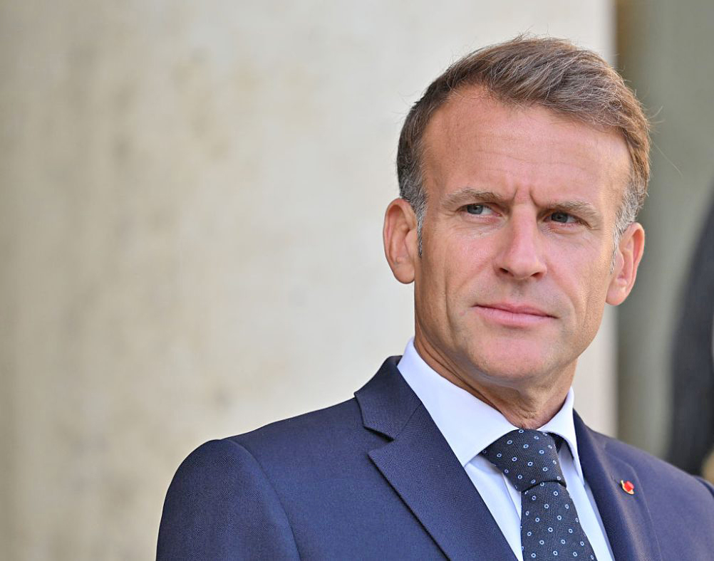Macron Desak Uni Eropa Korbankan Standar Mutu BBM, Diteng...