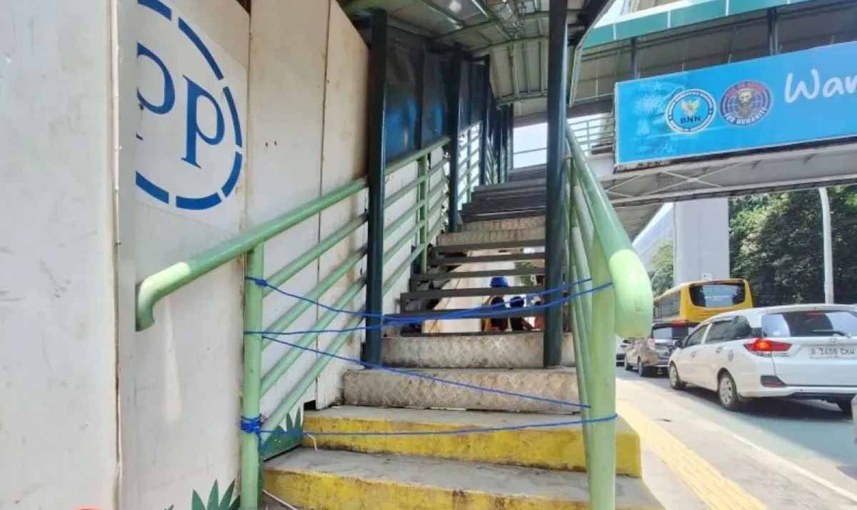 Maling Tak Tahu Diri! 20 Pelat Baja JPO Bulungan Hilang D...