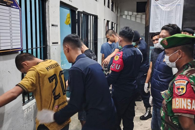 Rutan Padang Tes Urine Mendadak, 30 WBP dan 20 Pegawai Di...