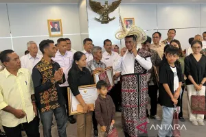 Dirut Bulog Buka Peluang Kerja bagi Keluarga 3 ASN Jayawijaya yang Gugur.